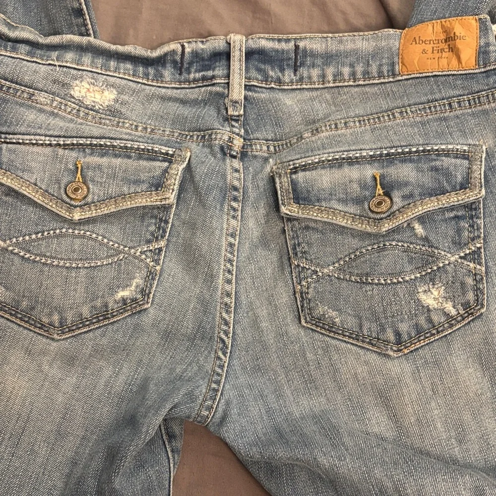 Abercrombie & Fitch Light Blue Distressed Boyfriend Jeans - Picture 4 of 4